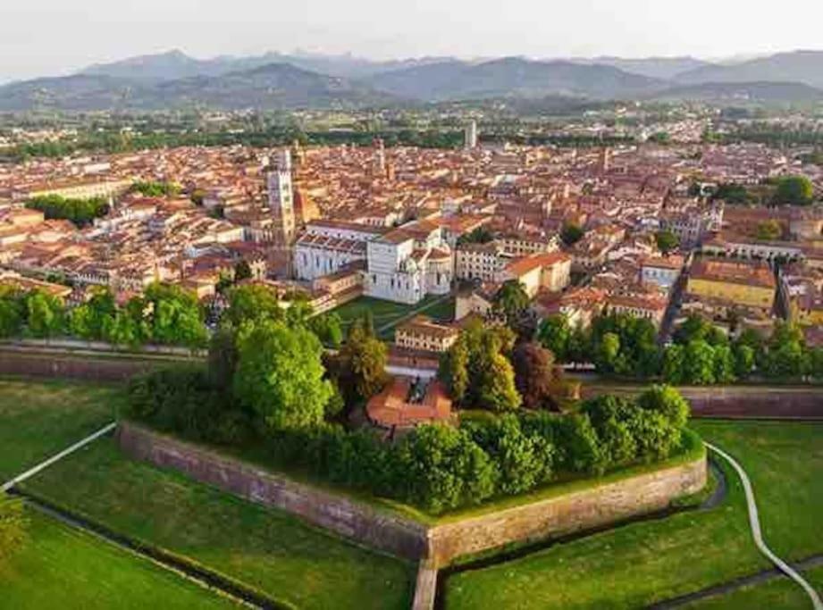Appartamento Poggio Del Sole Lucca Eksteriør bilde